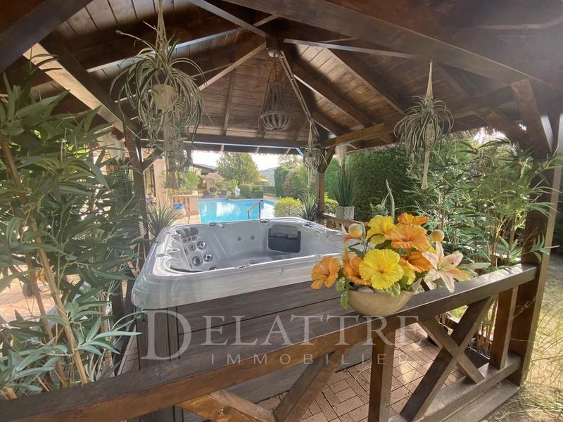 Villa - 190 m² - 9 pièces