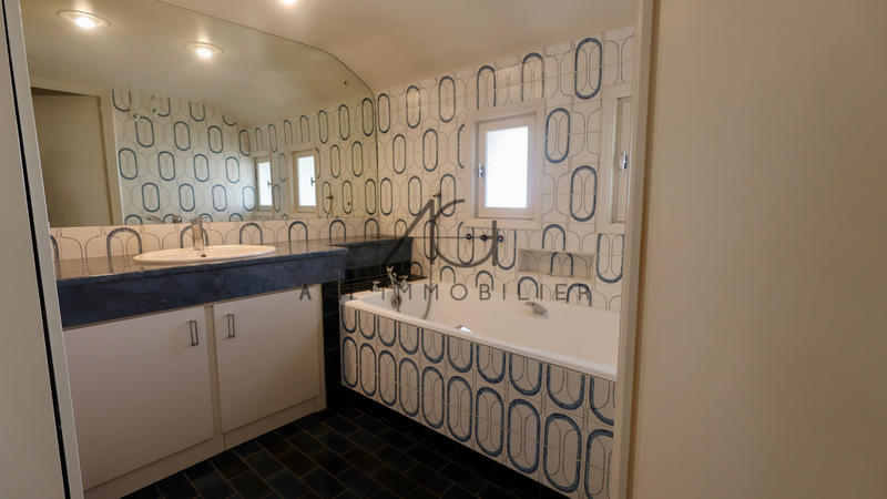 Maison - 147 m² - 5 pièces