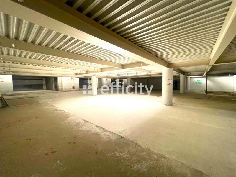 Bureau - 2 000 m² - 6 pièces