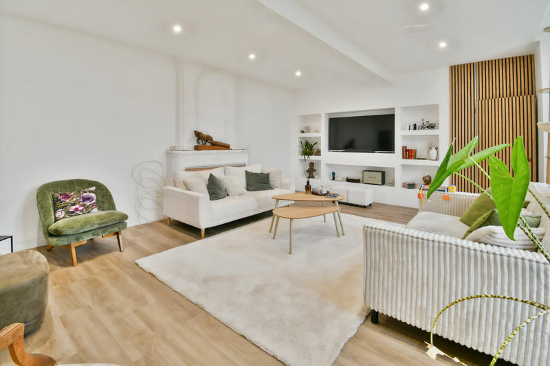 Maison - 240 m² - 9 pièces