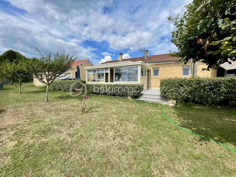 Maison traditionnelle - 121 m² - 6 pièces