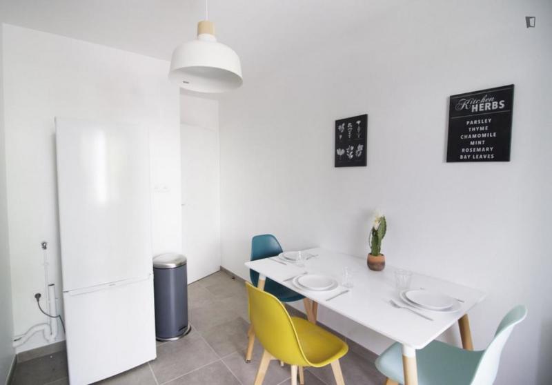 Chambre - 11 m² - 4 pièces