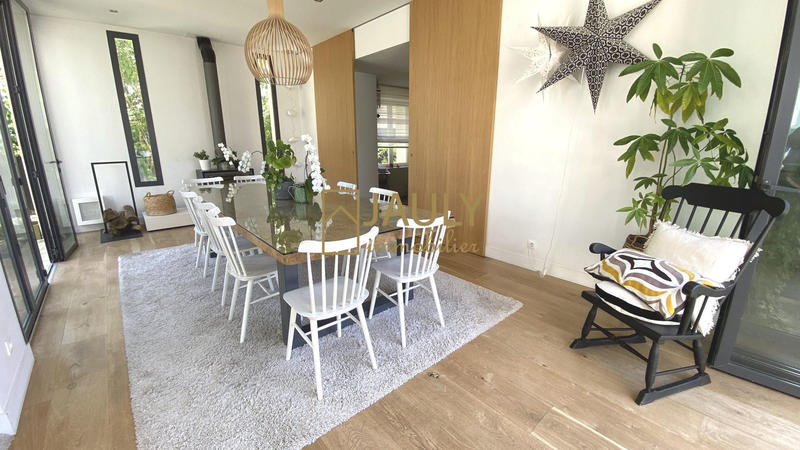 Maison - 300 m² - 9 pièces