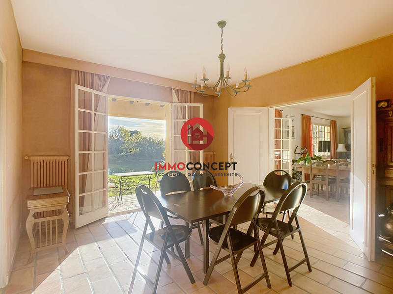 Maison - 286 m² - 14 pièces