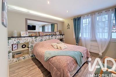 Maison - 98 m² - 4 pièces