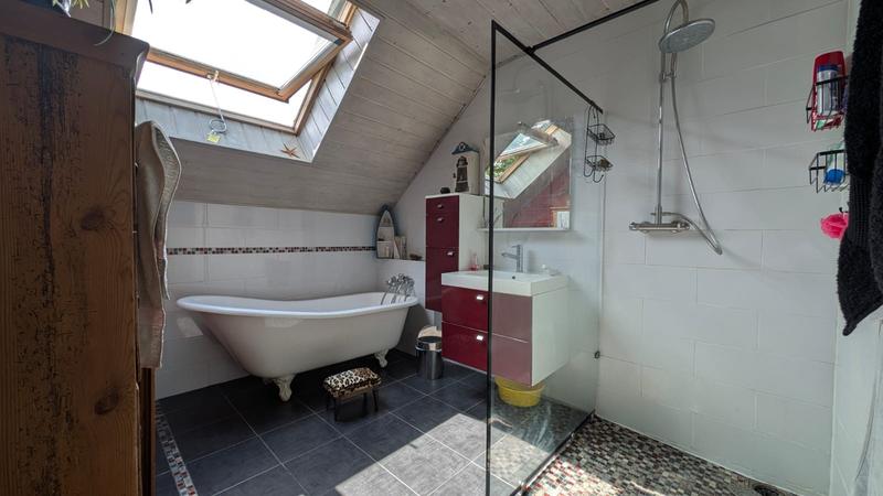 Maison - 170 m² - 8 pièces