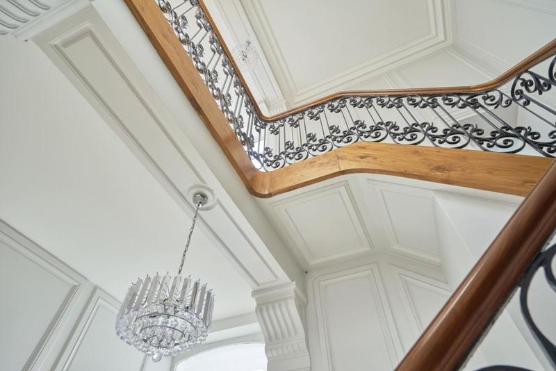 Maison - 233 m² - 11 pièces