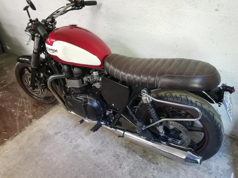 Triumph Bonneville 900 bobber triumph rouge 0900 439