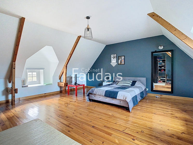 Propriété - 464 m² - 17 pièces