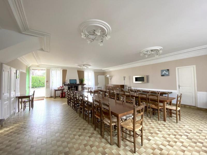 Maison - 725 m² - 24 pièces