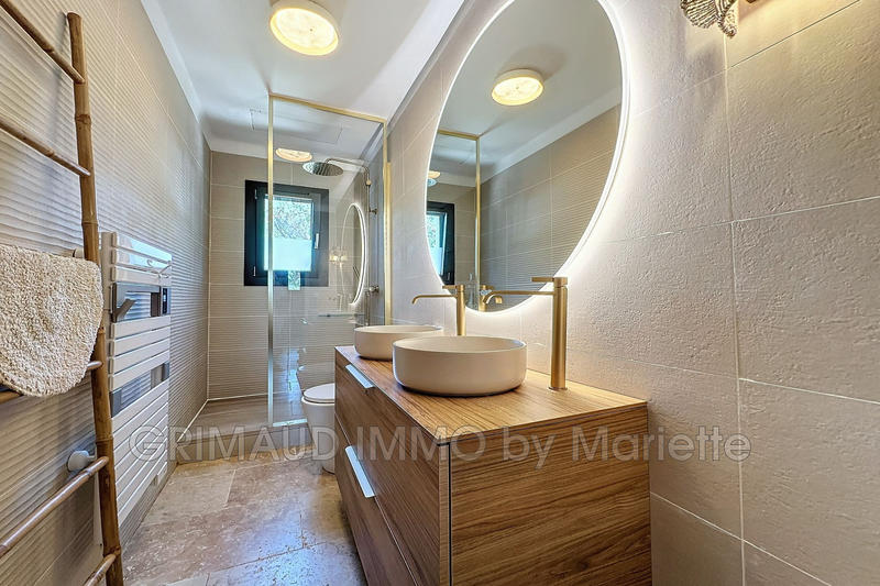 Villa - 308 m² - 8 pièces