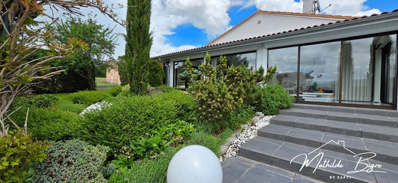 Maison - 166 m² - 6 pièces