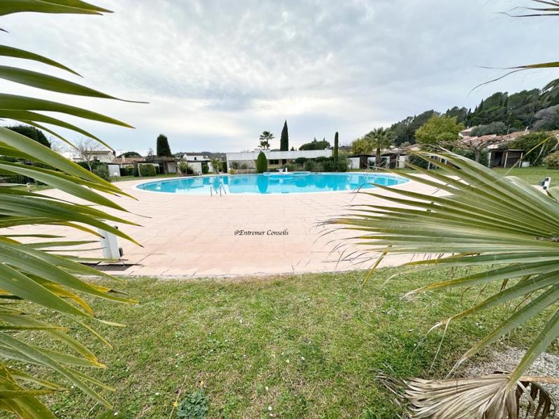 Maison - 200 m² - 7 pièces