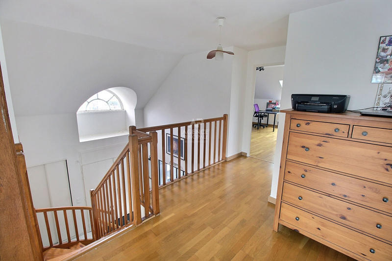 Maison - 180 m² - 7 pièces