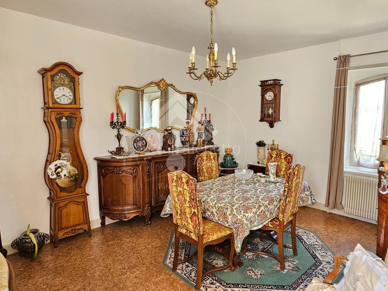 Maison de village - 238 m² - 10 pièces