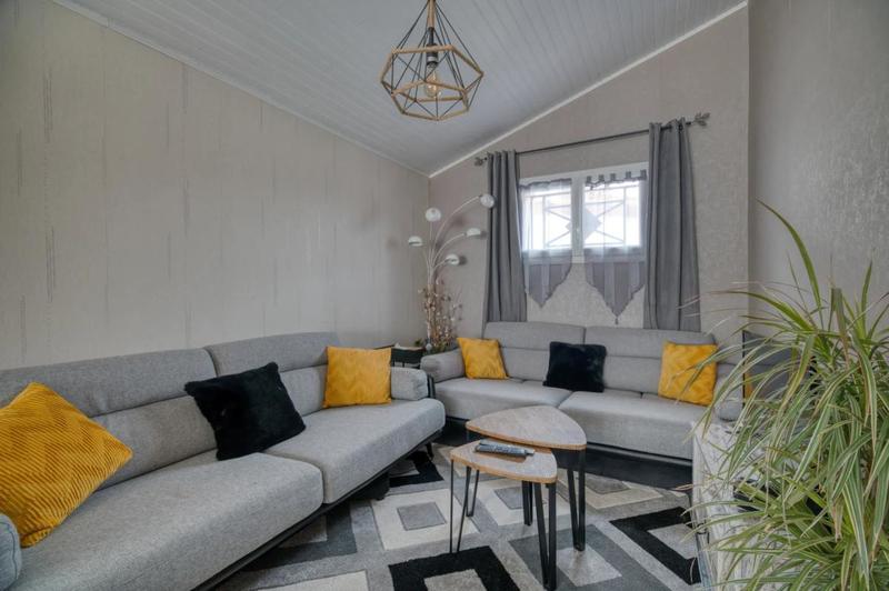 Maison - 140 m² - 6 pièces