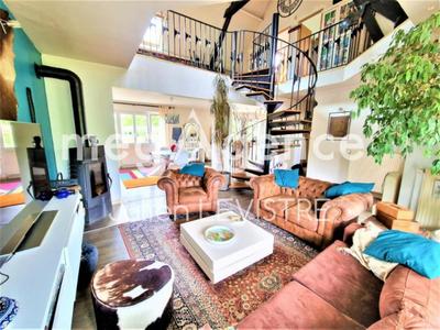 Maison - 200 m² - 7 pièces