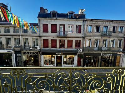 Appartement - 99 m² - 4 pièces