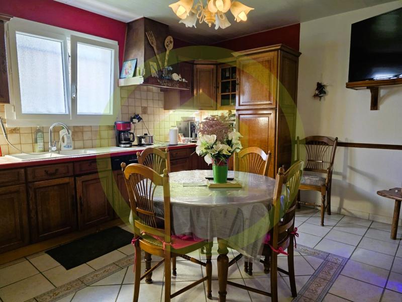 Maison - 232 m² - 9 pièces