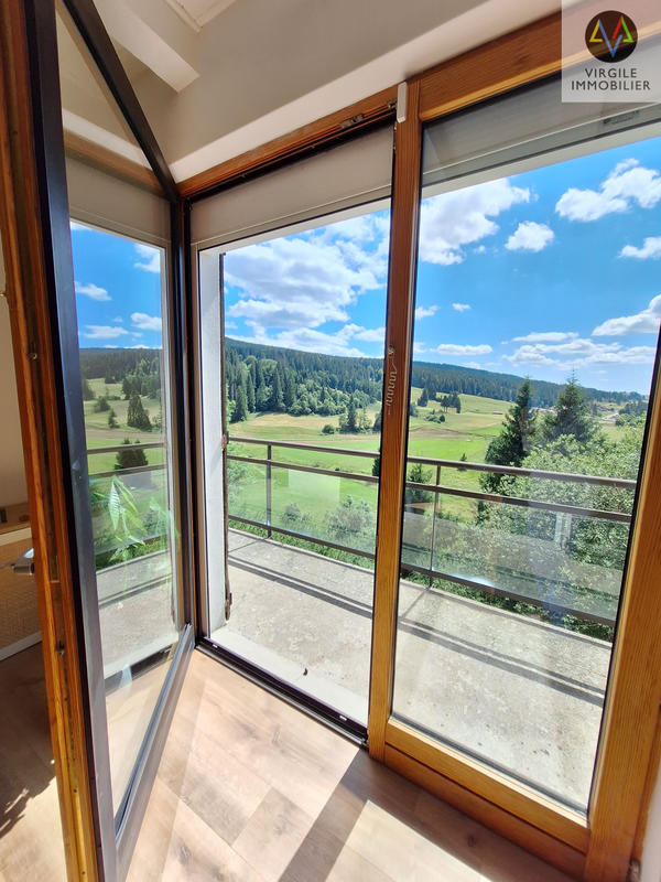 Maison - 242 m² - 10 pièces