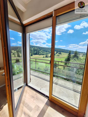 Maison - 242 m² - 10 pièces