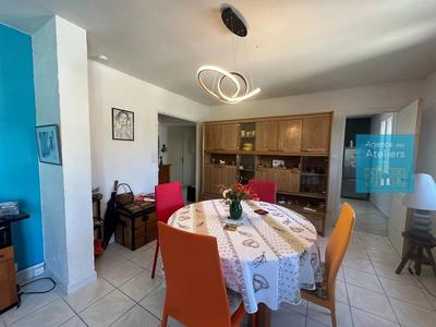 Appartement - 99 m² - 4 pièces