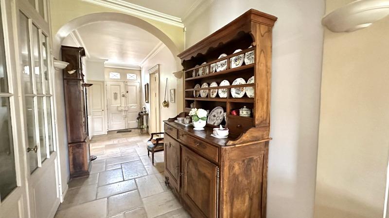 Maison bourgeoise - 380 m² - 12 pièces