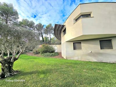 Villa - 394 m² - 11 pièces