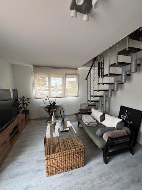 Maison - 180 m² - 8 pièces