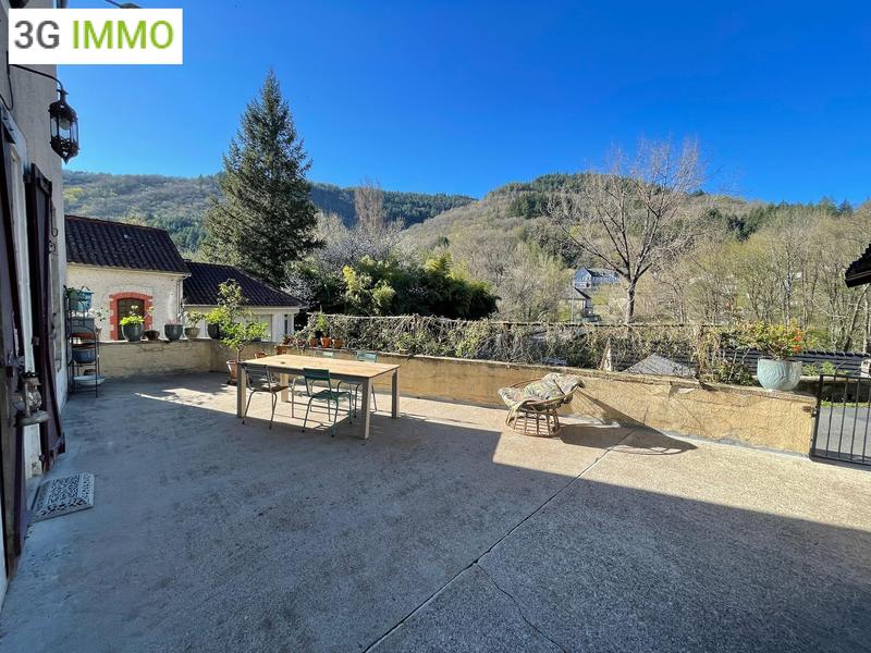 Maison - 172 m² - 9 pièces