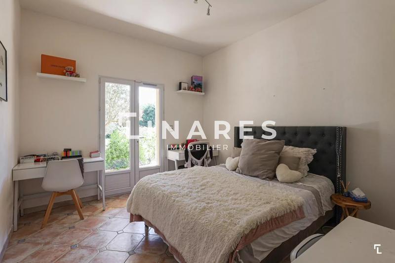 Propriété - 230 m² - 9 pièces