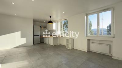 Appartement - 60 m² - 2 pièces