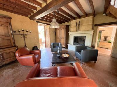 Maison - 225 m² - 9 pièces