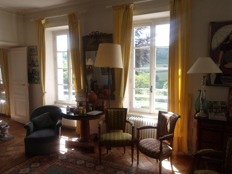 Propriété - 250 m² - 12 pièces