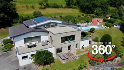 Maison - 270 m² - 5 pièces