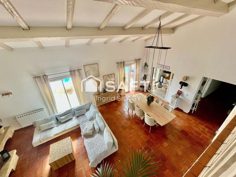 Maison - 200 m² - 7 pièces