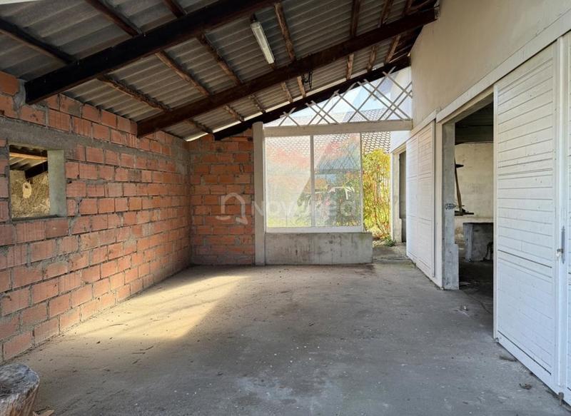 Maison - 222 m² - 7 pièces