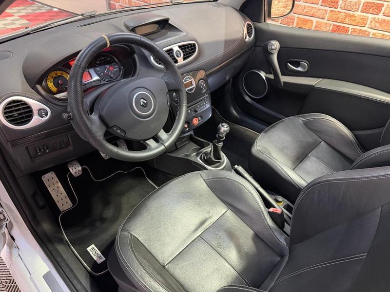 Renault Clio III Rs 2.0 16v 203ch Luxe