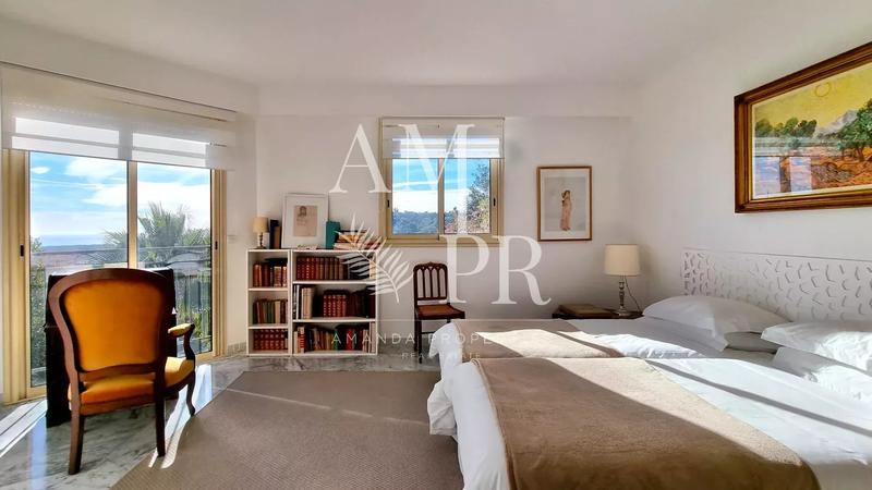 Villa - 220 m² - 8 pièces