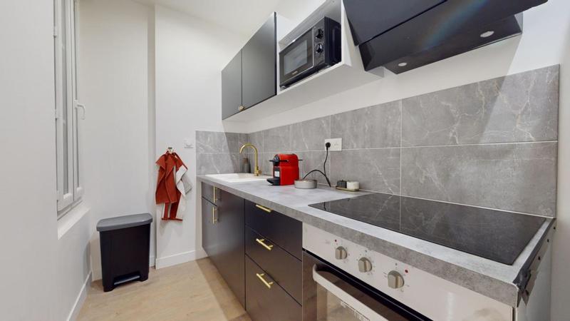 Appartement - 77 m² - 5 pièces