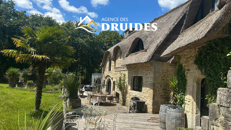 Maison - 235 m² - 8 pièces