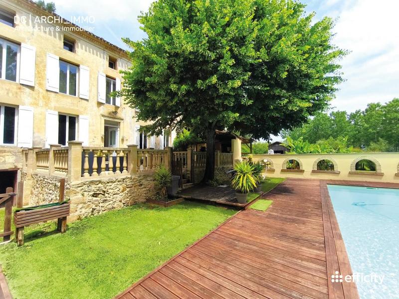 Maison - 530 m² - 18 pièces