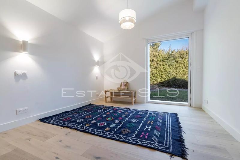 Villa - 225 m² - 6 pièces