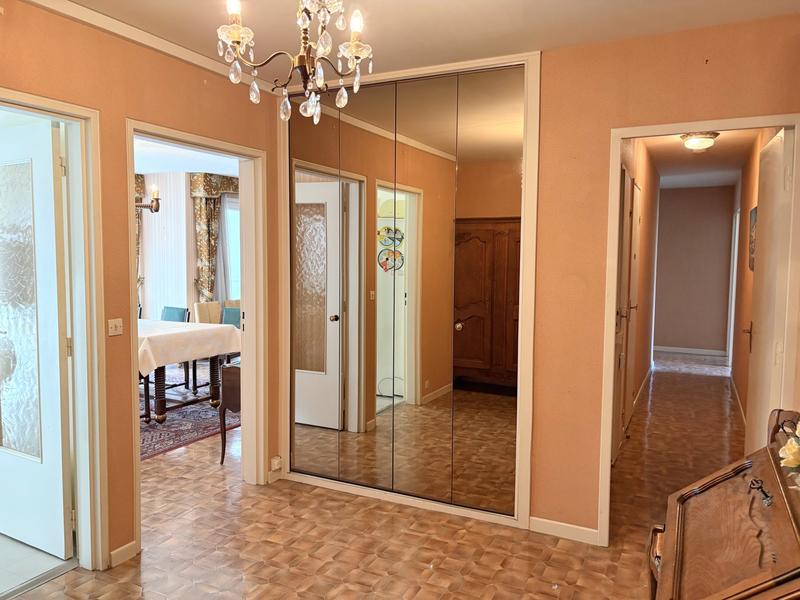 Appartement - 102 m² - 5 pièces