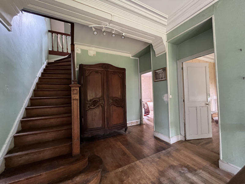 Maison - 256 m² - 9 pièces