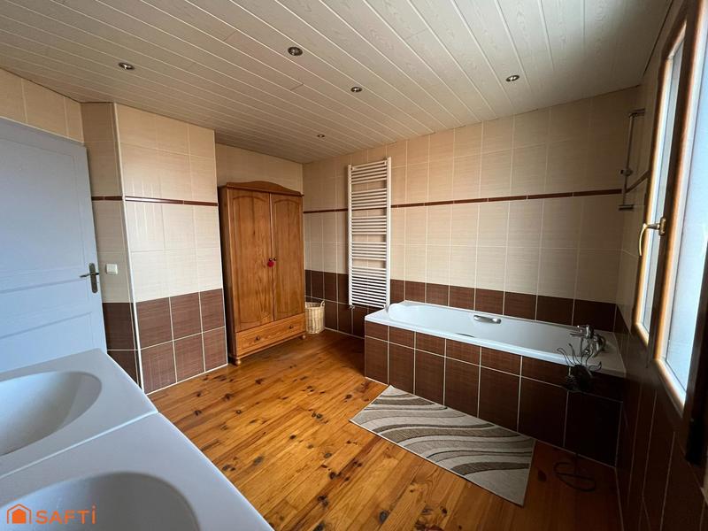 Maison - 310 m² - 8 pièces