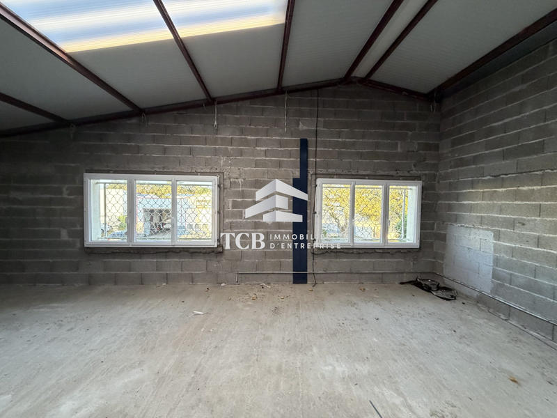 Local d'activités - 620 m²