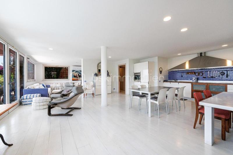 Villa - 219 m² - 5 pièces