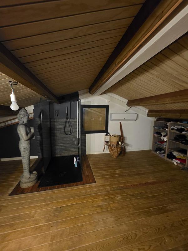 Villa - 180 m² - 9 pièces