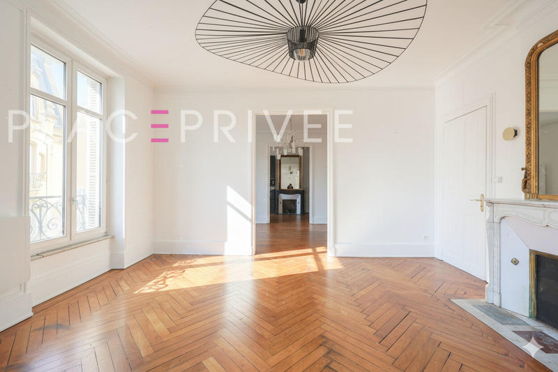 Appartement - 130 m² - 5 pièces